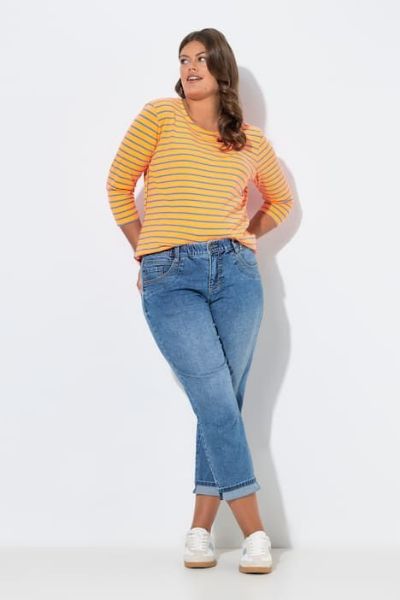 Veliki brojevi Traperice ravnog kroja moda za punije