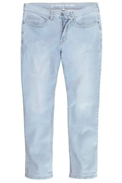 Veliki brojevi Traperice regularnog kroja moda za punije