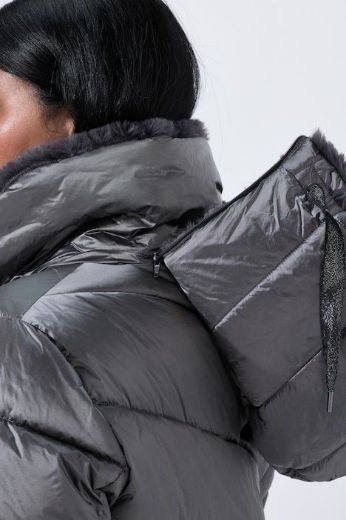 Plus size veliki brojevi Jakna prošivena dužeg kroja za punije